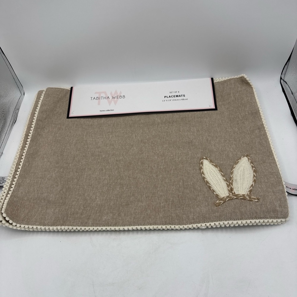 Tabitha Webb Home Collection Easter Bunny Ears Embroidered Placemats Beige New